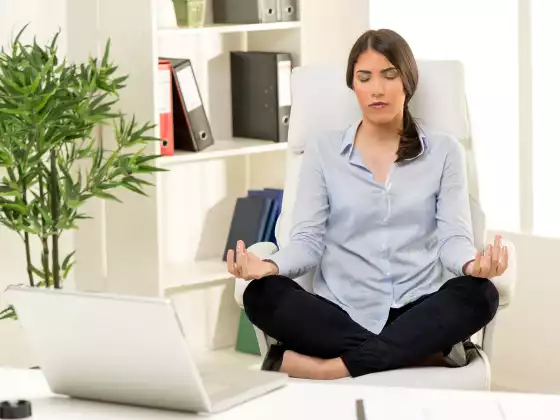 Un approccio consapevole alla gestione dello stress - Multilingue