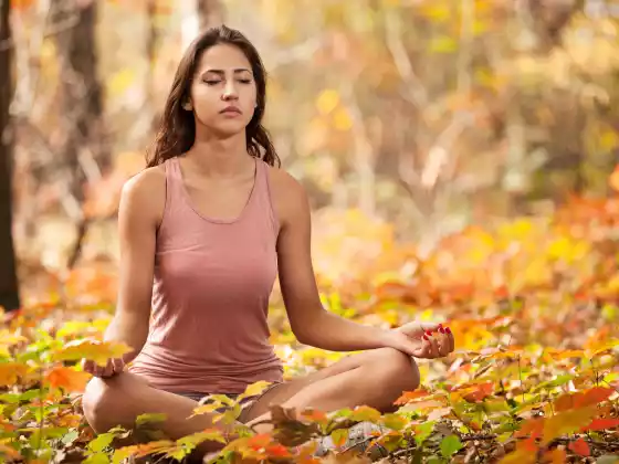 Meditação de reinicialização no meio da semana com a guia WU Leah Skurdal
