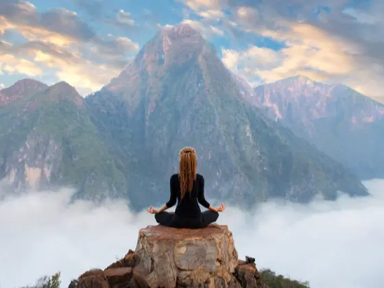 Panloob na Paglalakbay sa pamamagitan ng Breath Meditation 